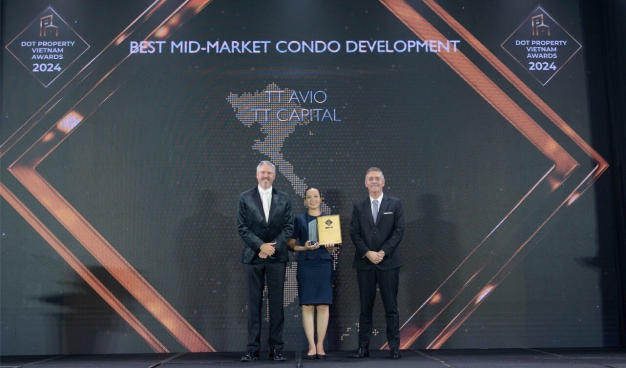 Đại diện chủ đầu tư TT Capital nhận giải thưởng uy tín trong ngành